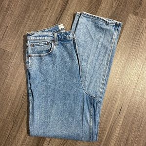 Abercrombie & Fitch- The 90s Straight Ultra High Rise Curve Love Jeans